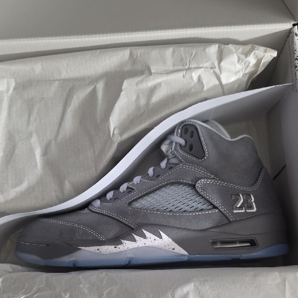 Jordan Men’s Wolf Grey 5 Retro Sneakers Size 9.5, 10.5, 12, 13 Men's Brand New.